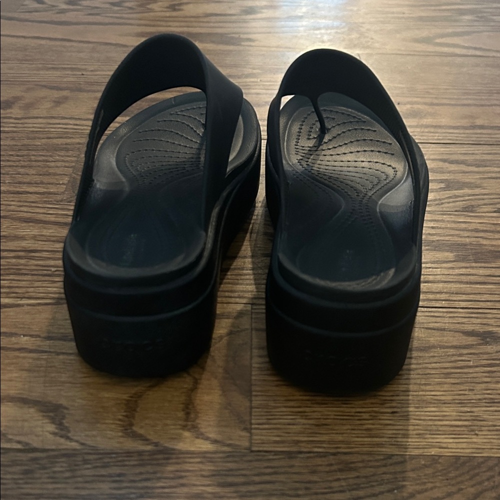 CROCS Black Platform Sandals - Picture 4 of 7